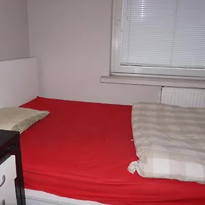 Single With Shared Kitchen,bathroom Nocleg ze śniadaniem Wrocław